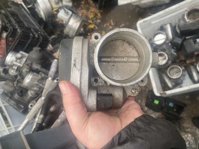 Блок дроссельной заслонки 7502445 BMW