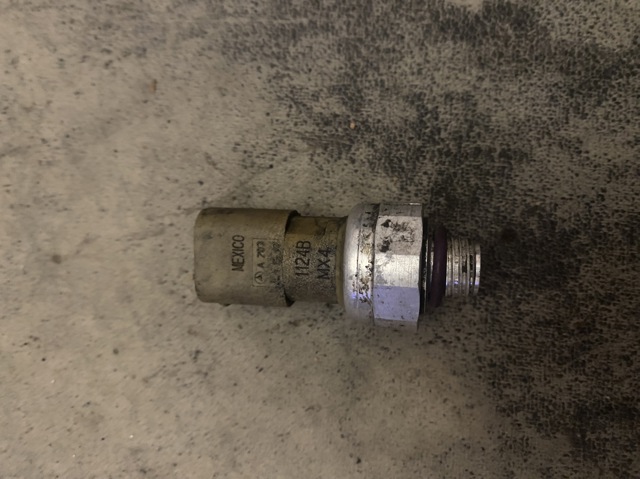 Клапан давления кондиционера A2038211592 MERCEDES