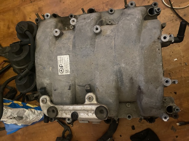 Впускной коллектор Mercedes Sprinter 2 3,5-t