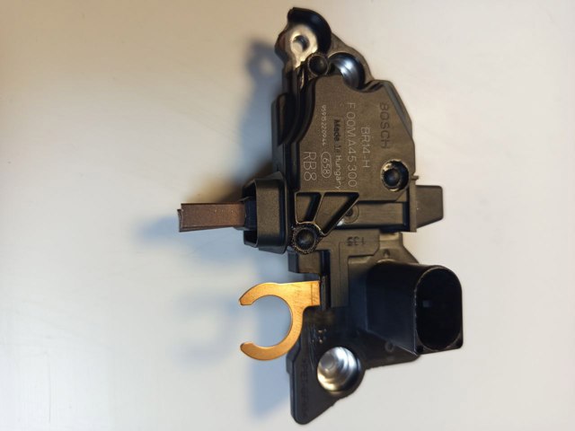 Реле зарядки генератора F00MA45300 BOSCH