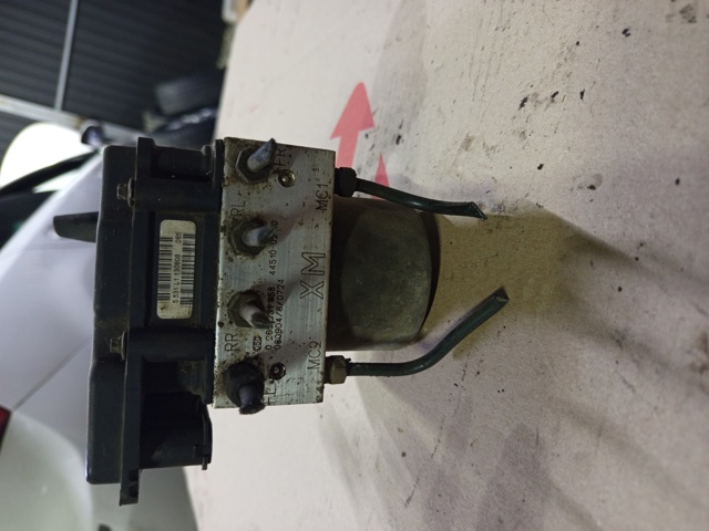 Блок управления АБС  4451002110 TOYOTA