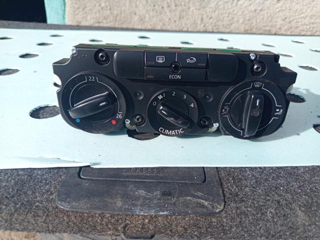 Регулятор вентилятора отопителя 5M1820045 VAG