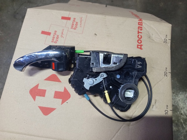 Замок передней пассажирской двери A046693 TOYOTA