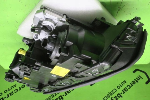Вставка фары правой 0301089276 BMW