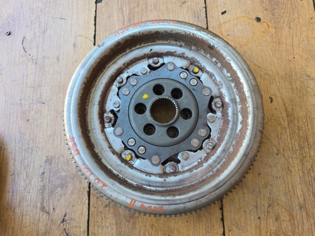 Маховик сцепления 03G105266CH VAG