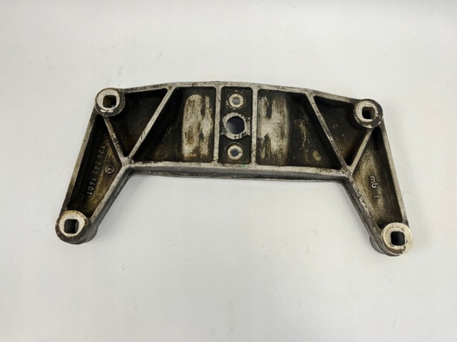 Балка крепления коробки передач 1242421401 MERCEDES