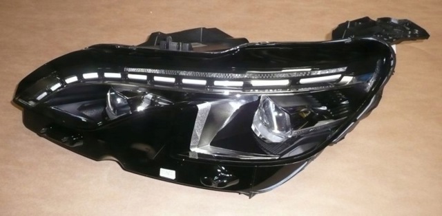 Фара левая передняя 1674017780 PEUGEOT