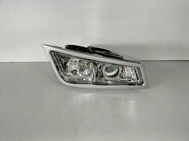 Противотуманка правая 21297913 VOLVO