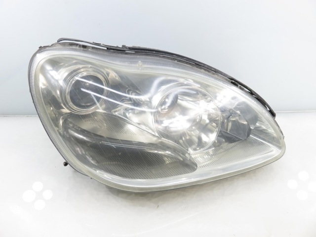 Вставка фары правой 2208202461 MERCEDES