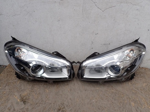 Фара основная правая 26010BR60B NISSAN