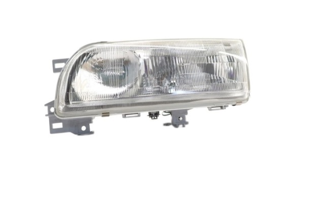 Фары 2607581N05 NISSAN
