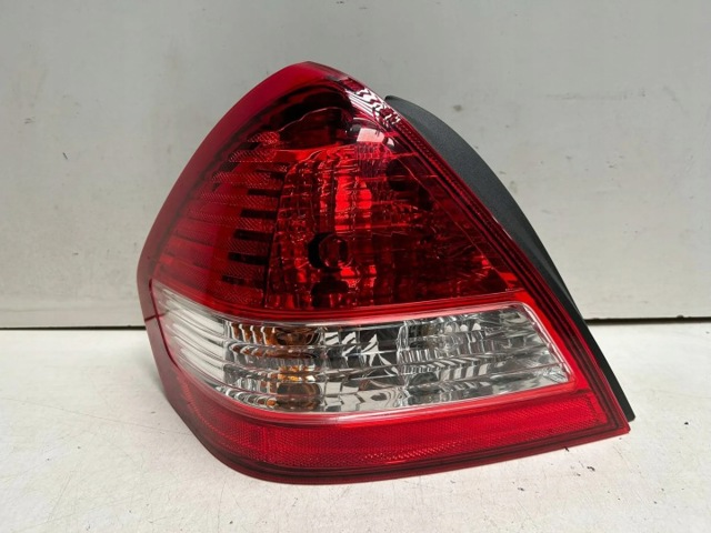 Фонарь задний левый 26555EL00A NISSAN