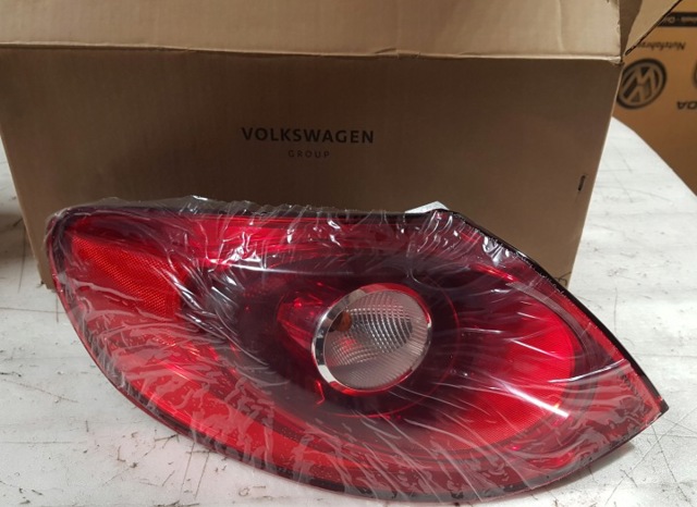 VAG 3C8945095G Фонарь задний левый внешний в наличии Каменское