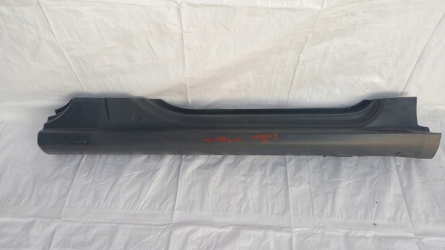 Внешний правый порог  3T5809606D VAG
