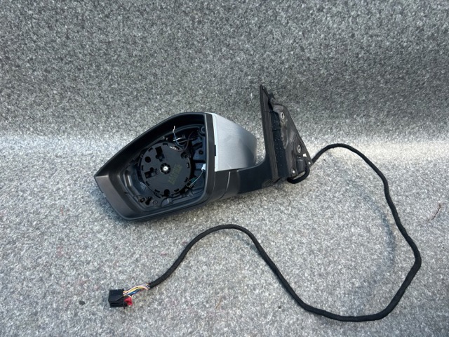Накладка зеркала заднего вида, левая 3V0857537A VAG