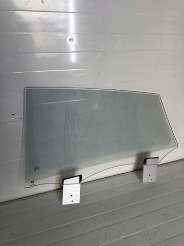 Стекло задней правой двери 4G8845026A VAG
