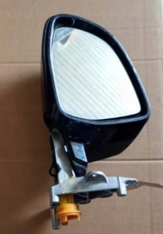 Левое боковое зеркало 51167366039 BMW