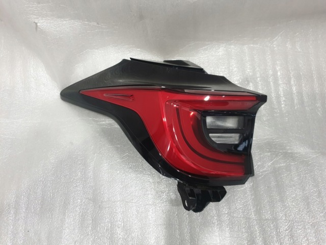 Правый кронштейн крепления бампера заднего 521550D220 TOYOTA
