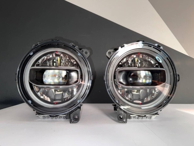 Правая блок фара 55112878AG CHRYSLER