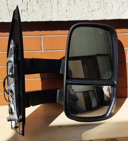 Правое боковое зеркало 5802029798 IVECO