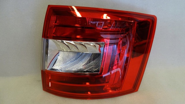 Правый стоп-сигнал Skoda Octavia III A7