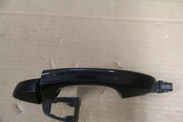 Ручка двери правой наружная передняя/задняя 5GM837206A VAG