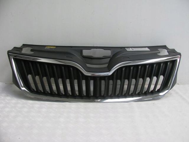 Облицовка радиатора Skoda Rapid