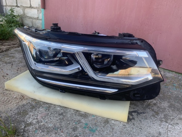 Правая блок фара 5NL941082C VAG