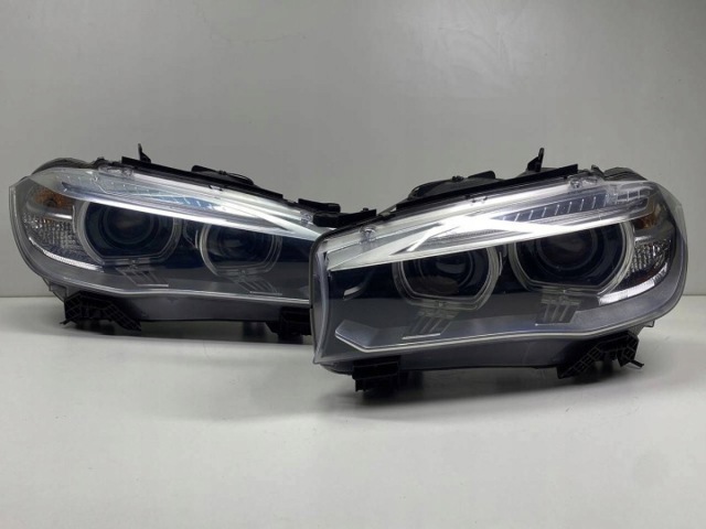 Вставка фары правой 63117317104 BMW