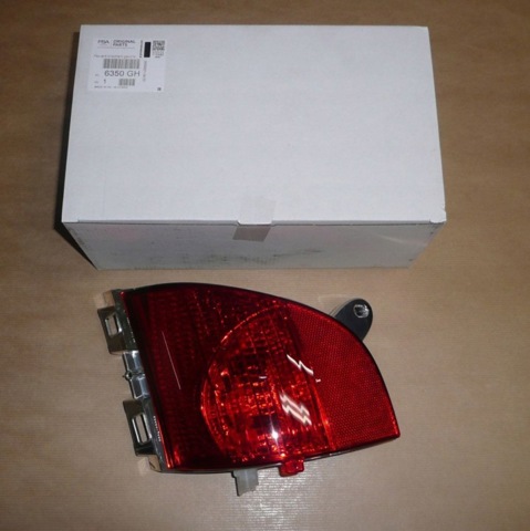 Противотуманнка задняя, левая 6350GH PEUGEOT