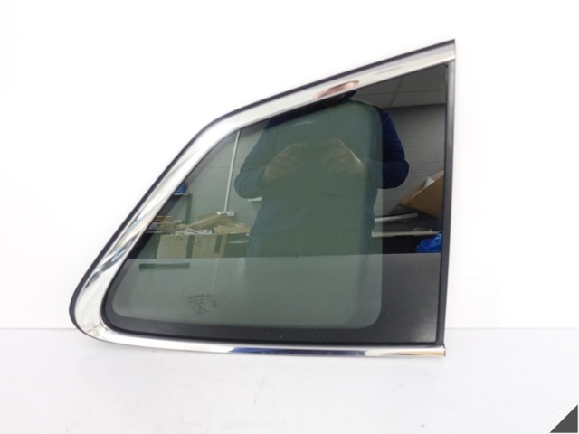 Стекло багажного отсека, правое 65209SJ060 SUBARU
