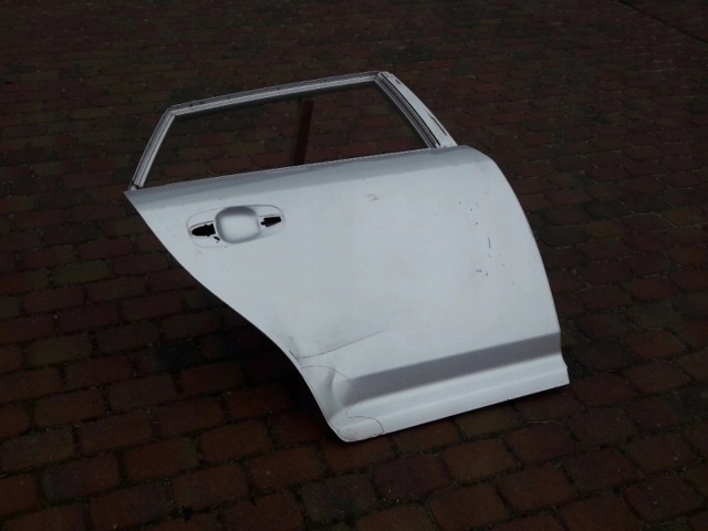 Задняя правая дверь 6700305160 TOYOTA