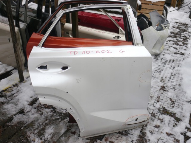 Задняя правая дверь 6700378020 TOYOTA