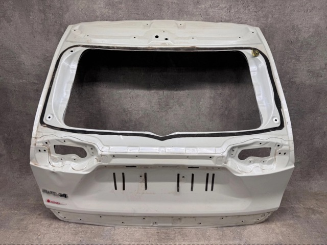 Пятая дверь Toyota RAV4 V