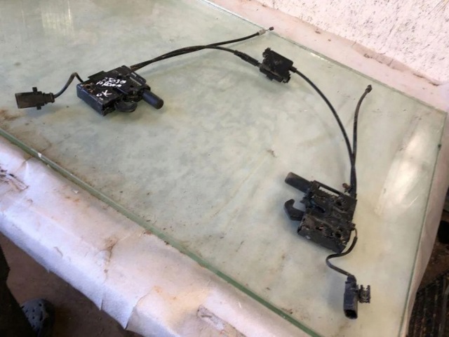 Замок крышки капота 6F0823509015 VAG