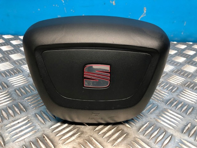 Подушка AIRBAG водительская 6J0880201 VAG