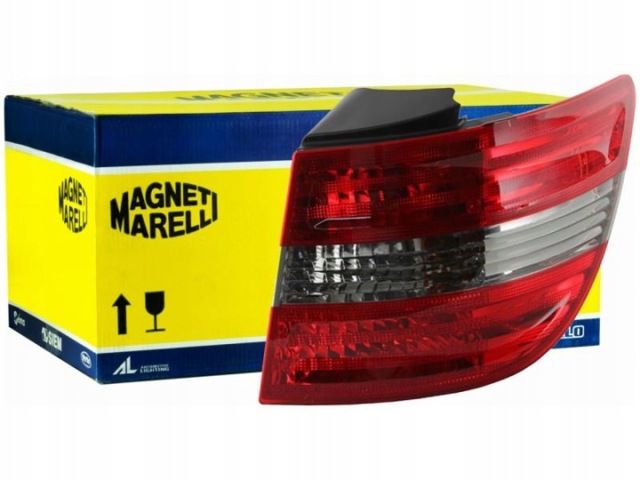 Фонарь задний правый, внешний 714027520813 MAGNETI MARELLI
