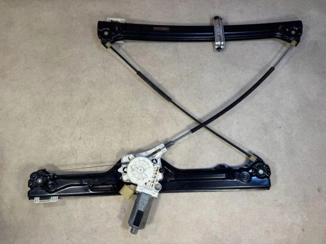 Стеклоподъемник передней двери 7166379 BMW