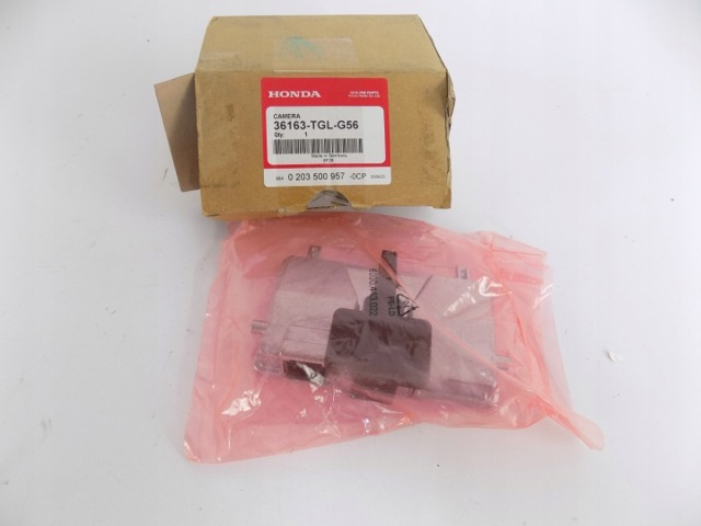 Переднее стекло 73111TFKG31 HONDA