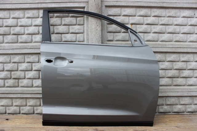 Пассажирская передняя дверь 76004D7000 HYUNDAI