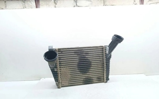 Радиатор интеркуллера 7P0145804A VAG