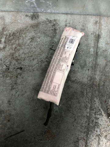 Подушка безопасности AIRBAG спинки сиденья, левого 7P0880241 PORSCHE