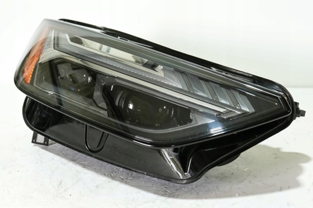Вставка фары правой 80A941036G VAG