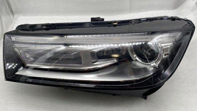 Фара левая передняя 80A941043B VAG