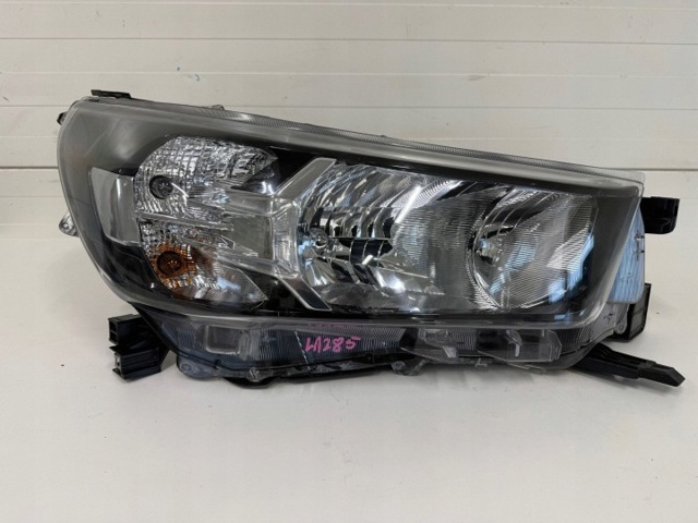 Фара основная правая 811100KK60 TOYOTA