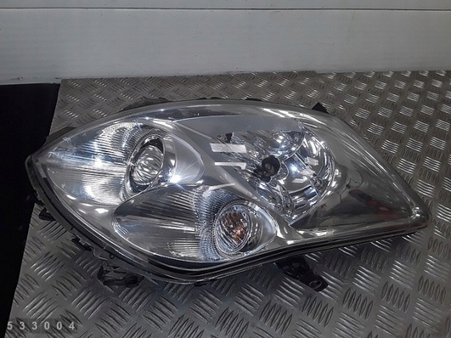Основная фара - вставка 8113002470 TOYOTA