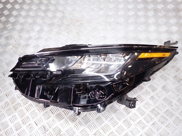 Фара основная левая 8115008100 TOYOTA