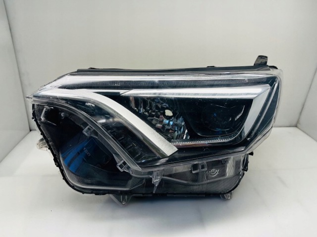 Фара левая передняя 8118542670 TOYOTA