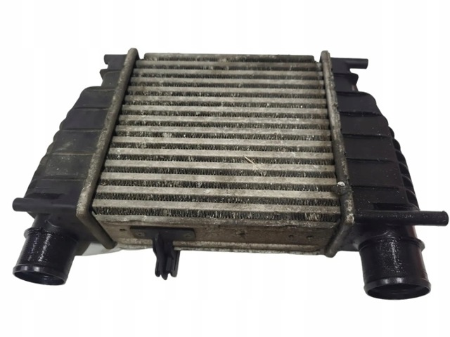 Радиатор интеркуллера 8200471885 RENAULT