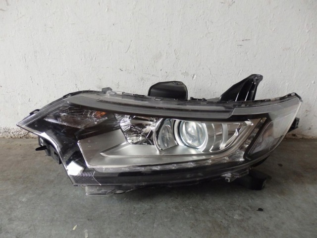 Фара дальнего света в сборе 8301C863 MITSUBISHI
